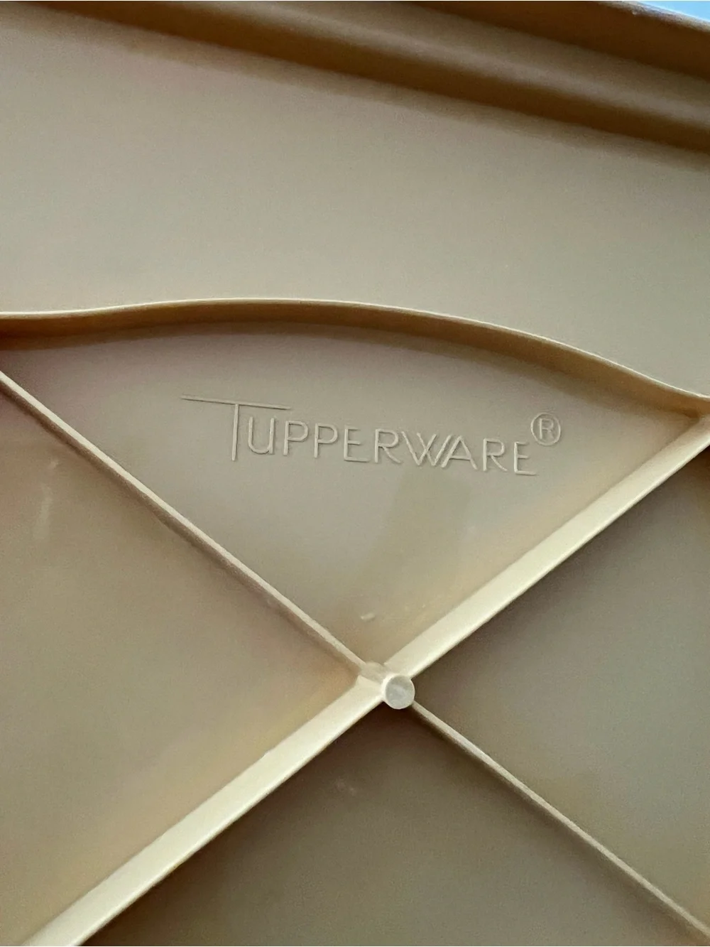 Vintage Tupperware Harvest Gold Rectangular Cake Carrier with Handle